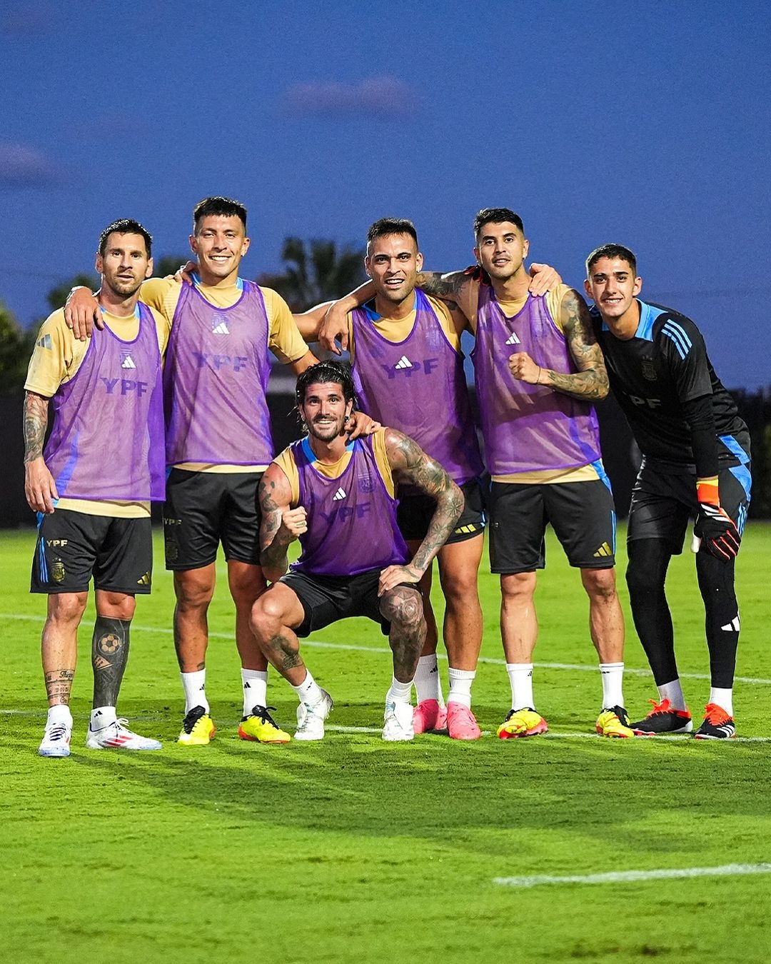 梅西经典“边角料”站位✨阿根廷今日训练赢球小队
