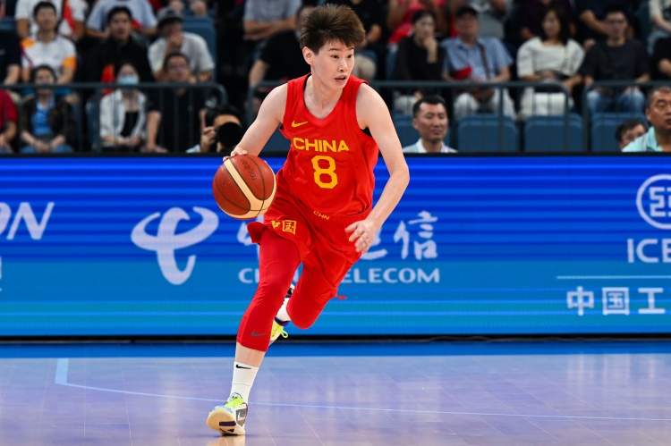 还是有问题！中国女篮全场16罚仅10中 近4场热身100罚58中