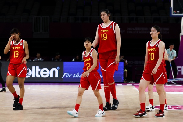 锻炼！张子宇36中18空砍42分14板 中国女篮收获U18亚洲杯亚军